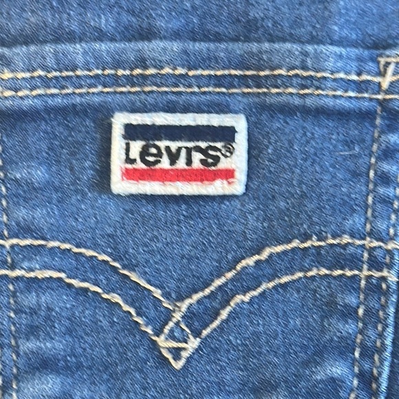 Levi's Blue Denim Short Overalls with Adjustable Straps - Picture 5 of 5
